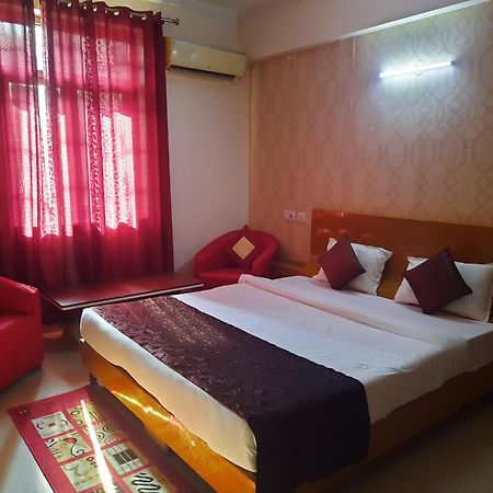 Hotel Krishna International Vrindāvan Exteriér fotografie