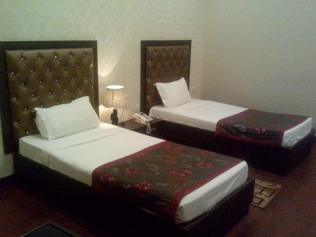 Hotel Krishna International Vrindāvan Pokoj fotografie
