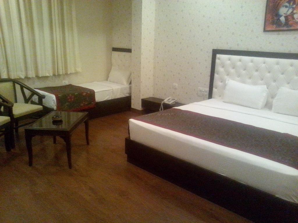 Hotel Krishna International Vrindāvan Pokoj fotografie